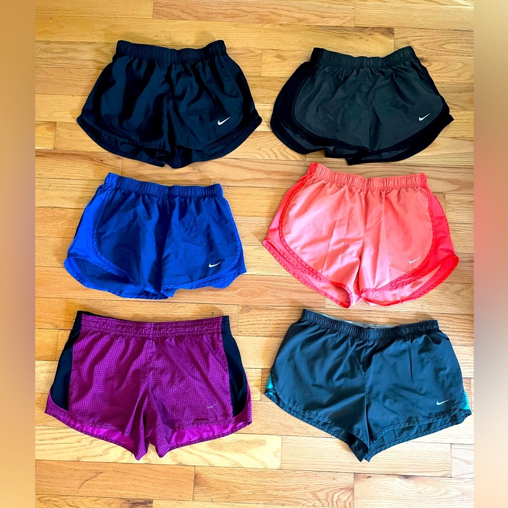 Nike Medium Shorts Lot